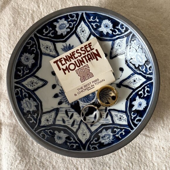 Vintage Japanese Blue & White Porcelain Trinket Bowl Hand-Painted - Picture 3 of 9